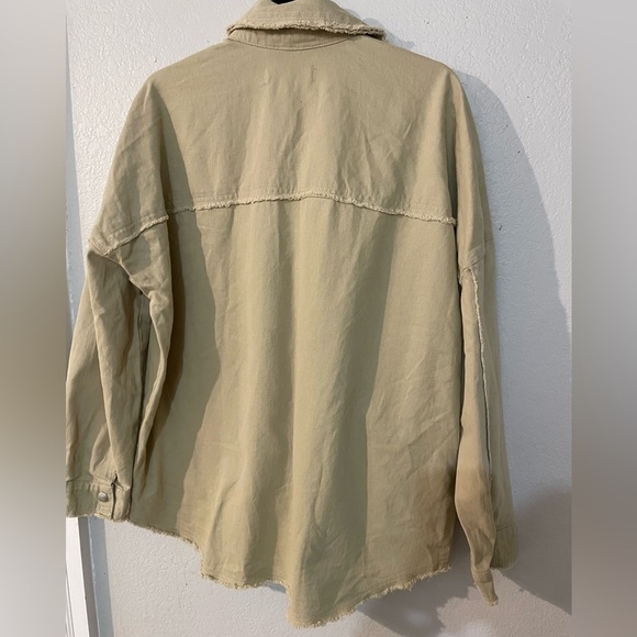 BLANK NYC Fray Edge Shacket in Zoo fair Beige Denim Oversized - Picture 3 of 5